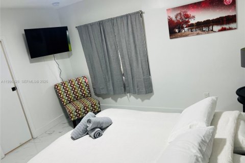 Casa en venta en North Miami, Florida, 3 dormitorios, 171.5 m2 № 2058725 - foto 8