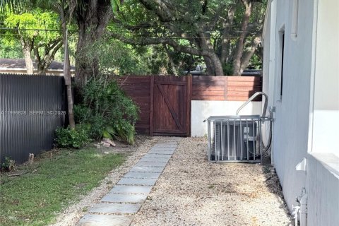 Casa en venta en North Miami, Florida, 3 dormitorios, 171.5 m2 № 2058725 - foto 26