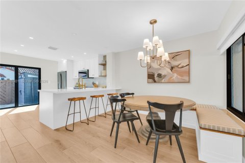 Touwnhouse à vendre à Miami, Floride: 3 chambres, 155.24 m2 № 1998145 - photo 10