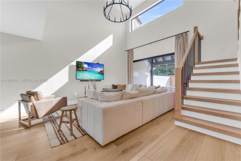 Touwnhouse à vendre à Miami, Floride: 3 chambres, 155.24 m2 № 1998145 - photo 7
