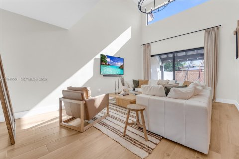Touwnhouse à vendre à Miami, Floride: 3 chambres, 155.24 m2 № 1998145 - photo 6
