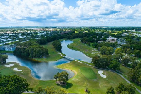 Condo in Tamarac, Florida, 2 bedrooms  № 1705187 - photo 21