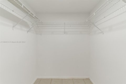 Condo in Tamarac, Florida, 2 bedrooms  № 1705187 - photo 30