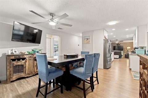 Villa ou maison à vendre à Tampa, Floride: 3 chambres, 157.47 m2 № 2399278 - photo 11