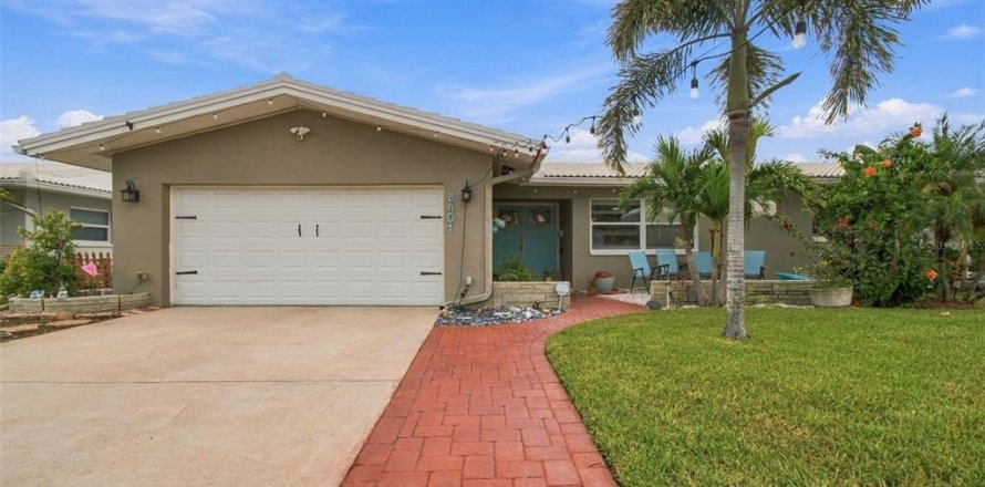 Villa ou maison à Tampa, Floride 3 chambres, 157.47 m2 № 2399278