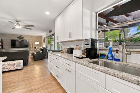 Villa ou maison à vendre à Tampa, Floride: 3 chambres, 157.47 m2 № 2399278 - photo 6