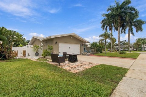Villa ou maison à vendre à Tampa, Floride: 3 chambres, 157.47 m2 № 2399278 - photo 2