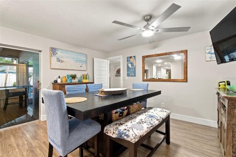 Villa ou maison à vendre à Tampa, Floride: 3 chambres, 157.47 m2 № 2399278 - photo 12