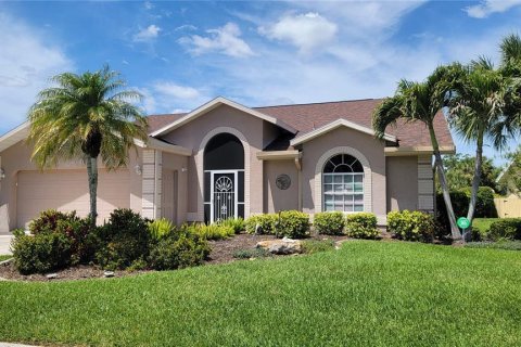 House in Bradenton, Florida 3 bedrooms, 193.89 sq.m. № 2220396