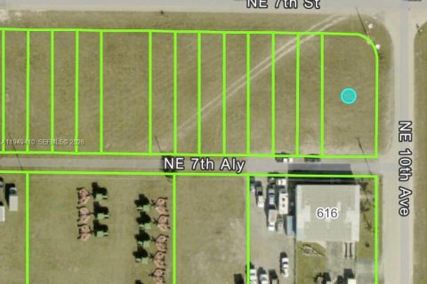 Commercial property in Cape Coral, Florida № 2023417 - photo 3