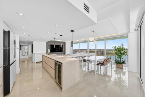 Copropriété à louer à Miami Beach, Floride: 2 chambres, 118.82 m2 № 2072985 - photo 7