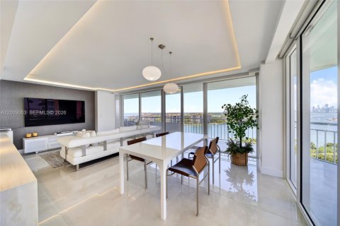 Copropriété à louer à Miami Beach, Floride: 2 chambres, 118.82 m2 № 2072985 - photo 3