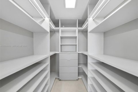 Copropriété à louer à Miami Beach, Floride: 2 chambres, 118.82 m2 № 2072985 - photo 22