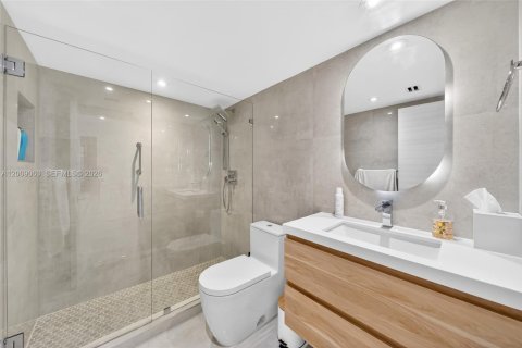 Copropriété à louer à Miami Beach, Floride: 2 chambres, 118.82 m2 № 2072985 - photo 16