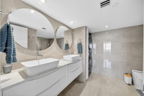 Copropriété à louer à Miami Beach, Floride: 2 chambres, 118.82 m2 № 2072985 - photo 19