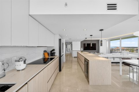 Copropriété à louer à Miami Beach, Floride: 2 chambres, 118.82 m2 № 2072985 - photo 5