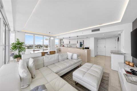 Copropriété à louer à Miami Beach, Floride: 2 chambres, 118.82 m2 № 2072985 - photo 10