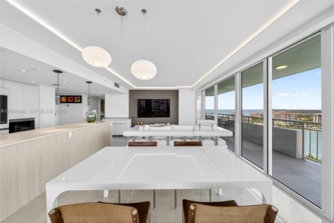 Copropriété à louer à Miami Beach, Floride: 2 chambres, 118.82 m2 № 2072985 - photo 4