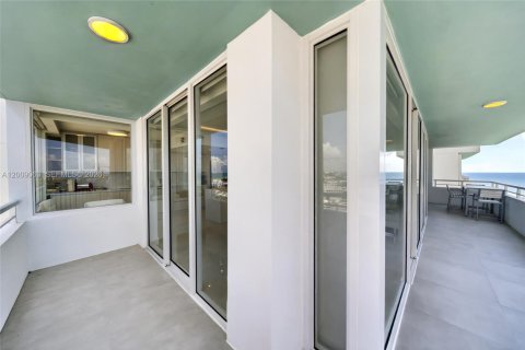 Copropriété à louer à Miami Beach, Floride: 2 chambres, 118.82 m2 № 2072985 - photo 28