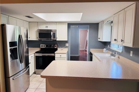 House in Ocala, Florida 3 bedrooms, 147.16 sq.m. № 1721219 - photo 10