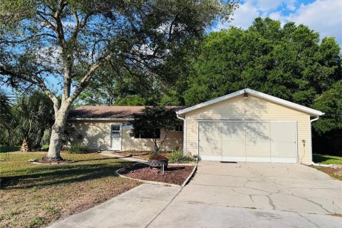 House in Ocala, Florida 3 bedrooms, 147.16 sq.m. № 1721219 - photo 1