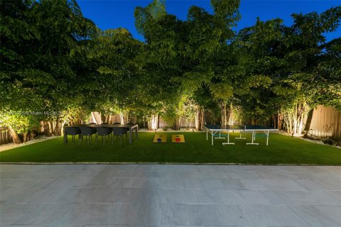 Купить виллу или дом в Майами, Флорида 5 спален, 274.43м2, № 2034274 - фото 10