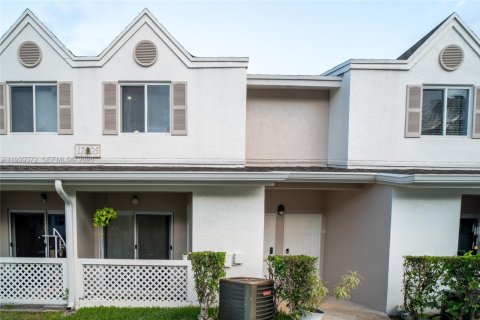 Copropriété à vendre à Hialeah, Floride: 1 chambre, 69.68 m2 № 1998322 - photo 3