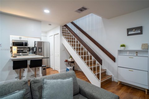 Copropriété à vendre à Hialeah, Floride: 1 chambre, 69.68 m2 № 1998322 - photo 17