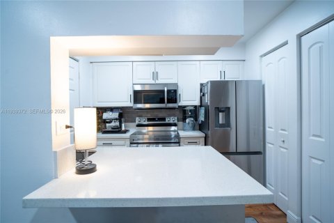 Copropriété à vendre à Hialeah, Floride: 1 chambre, 69.68 m2 № 1998322 - photo 13