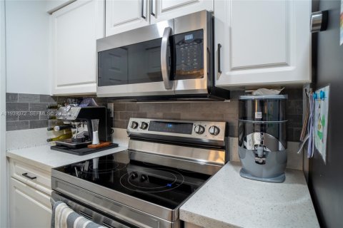 Copropriété à vendre à Hialeah, Floride: 1 chambre, 69.68 m2 № 1998322 - photo 9