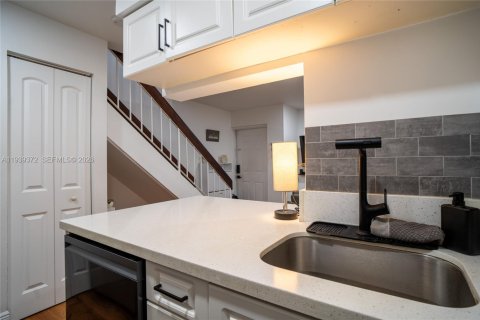 Copropriété à vendre à Hialeah, Floride: 1 chambre, 69.68 m2 № 1998322 - photo 10