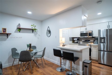 Copropriété à vendre à Hialeah, Floride: 1 chambre, 69.68 m2 № 1998322 - photo 8