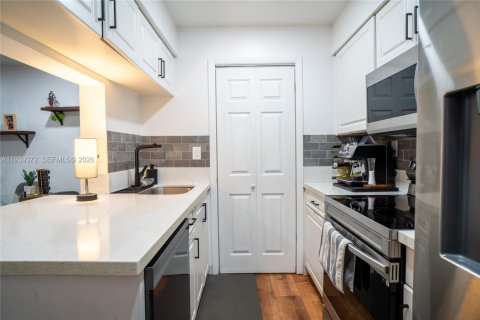 Copropriété à vendre à Hialeah, Floride: 1 chambre, 69.68 m2 № 1998322 - photo 14