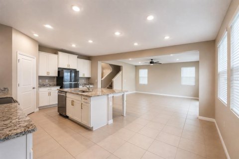 Купить виллу или дом в Ривервью, Флорида 15 комнат, 379.41м2, № 2345447 - фото 22