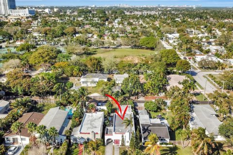 Casa en venta en Hollywood, Florida, 2 dormitorios, 158.49 m2 № 2190687 - foto 2