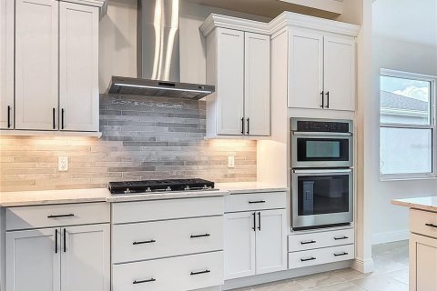 Купить виллу или дом в Парриш, Флорида 6 комнат, 200.58м2, № 2212991 - фото 7