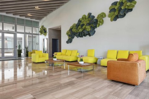 Condo in Miami, Florida, 1 bedroom  № 1933228 - photo 16