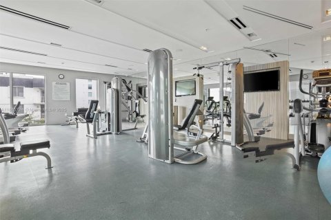 Condo in Miami, Florida, 1 bedroom  № 1933228 - photo 21