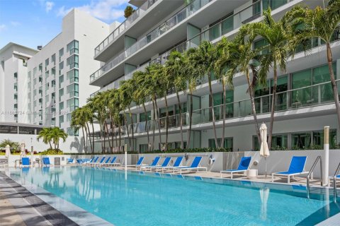 Condo in Miami, Florida, 1 bedroom  № 1933228 - photo 19