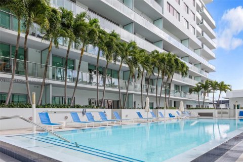 Condo in Miami, Florida, 1 bedroom  № 1933228 - photo 18