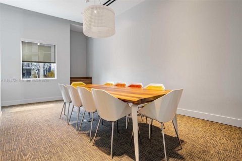 Condo in Miami, Florida, 1 bedroom  № 1933228 - photo 27