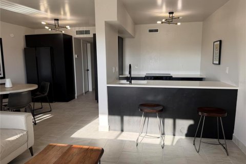 Condo in Largo, Florida, 2 bedrooms № 2214199 - photo 13
