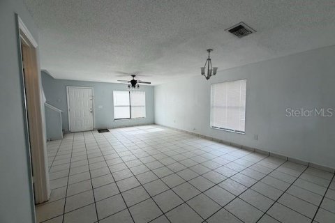Снять в аренду таунхаус в Орландо, Флорида 3 спальни, 121.42м2, № 2212340 - фото 5