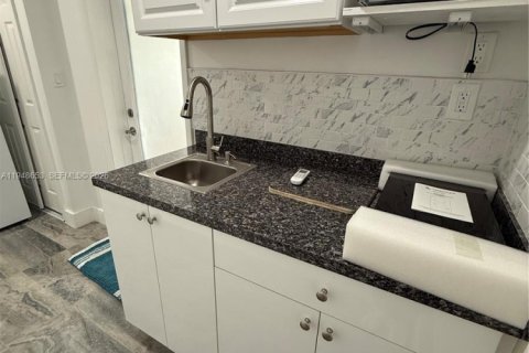 Снять в аренду коммерческую недвижимость в Хомстед, Флорида 1 спальня, 55.74м2, № 2004537 - фото 14