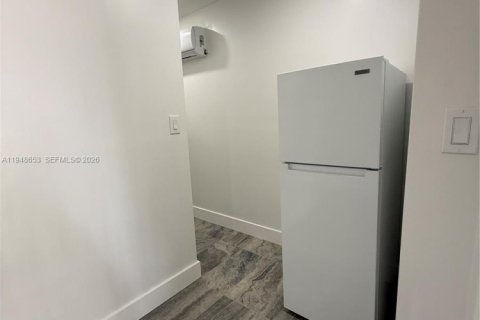 Снять в аренду коммерческую недвижимость в Хомстед, Флорида 1 спальня, 55.74м2, № 2004537 - фото 21