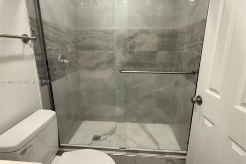 Снять в аренду коммерческую недвижимость в Хомстед, Флорида 1 спальня, 55.74м2, № 2004537 - фото 8