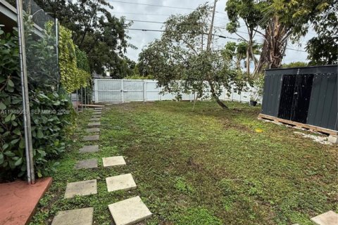 Снять в аренду коммерческую недвижимость в Хомстед, Флорида 1 спальня, 55.74м2, № 2004537 - фото 25