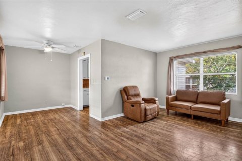 House in Lakeland, Florida 3 bedrooms, 80.17 sq.m. № 2393659 - photo 16