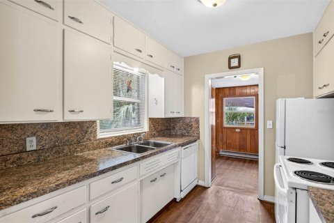 House in Lakeland, Florida 3 bedrooms, 80.17 sq.m. № 2393659 - photo 27