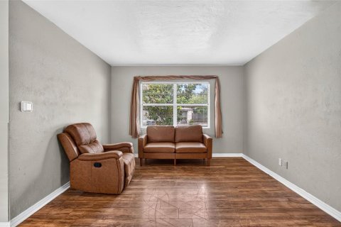 House in Lakeland, Florida 3 bedrooms, 80.17 sq.m. № 2393659 - photo 15
